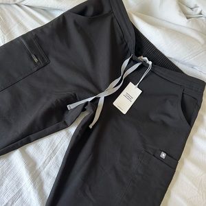 NWT FIGS SCRUBS PANTS M YOLA SKINNY BLACK